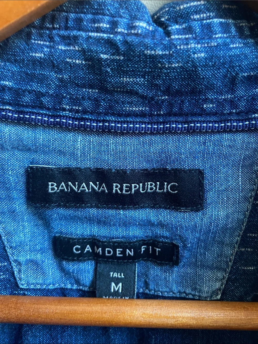 Banana Republic Camden fit Tall M Denim Chambray Shirt - Indigo Blue